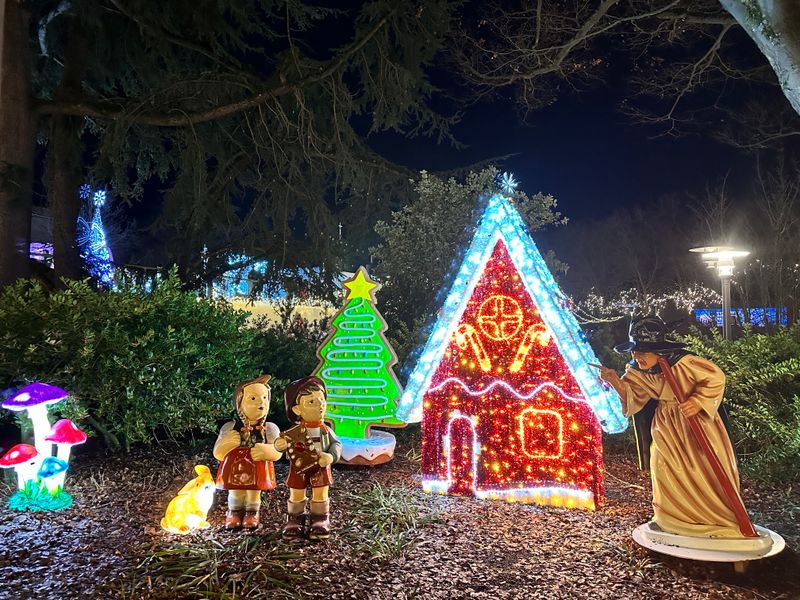 A Market Supporting Local Artisans and Small Businesses