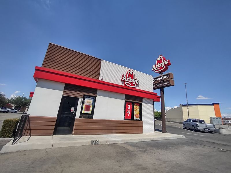 Arby's, 4181 E Ashlan Ave, Fresno, CA