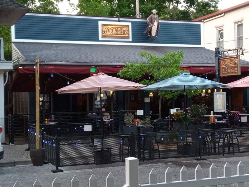 Coffee, bakeries, and easy morning rituals