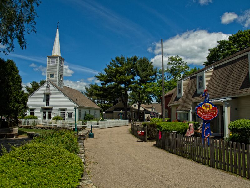 Self Guided Trails Through Downtown Nooks