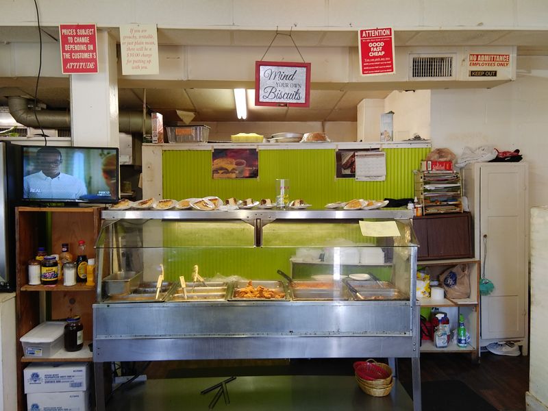 Mama Jo's Country Cookin', 1904 University Ave, Oxford, MS 38655