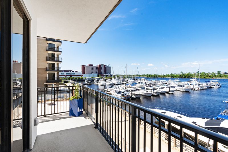 Pier 33 at Cape Fear River