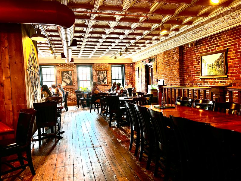 Galena Cellars Downtown Tasting Room Ambiance