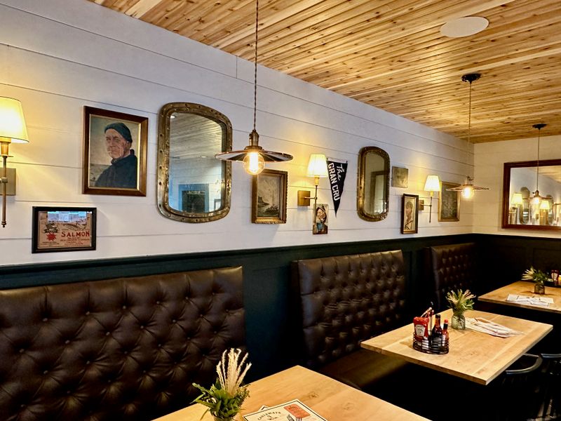 Castaway's Seafood Grille