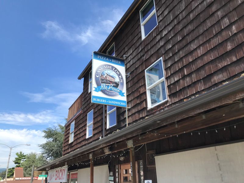 Cascade Locks Ale House