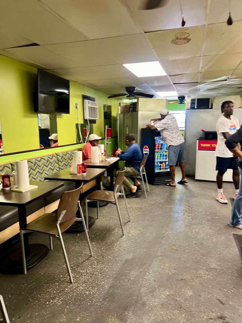 Rosie Mae's, 1221 E Northside Dr, Jackson, MS 39211