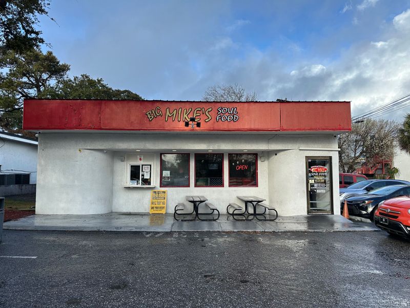 Big Mike's Soul Food Buffet, 504 16th Ave N, Myrtle Beach, SC