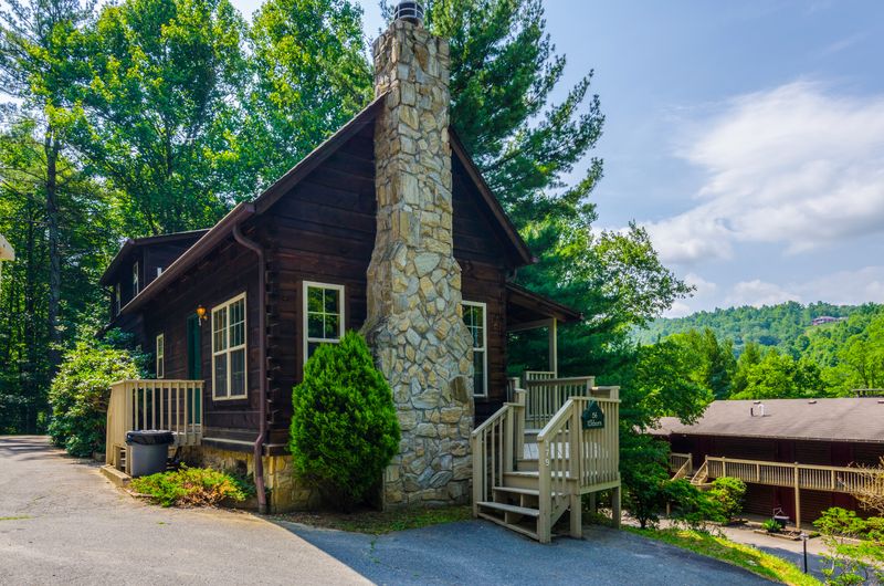 Highland Mist cabins and cozy amenities