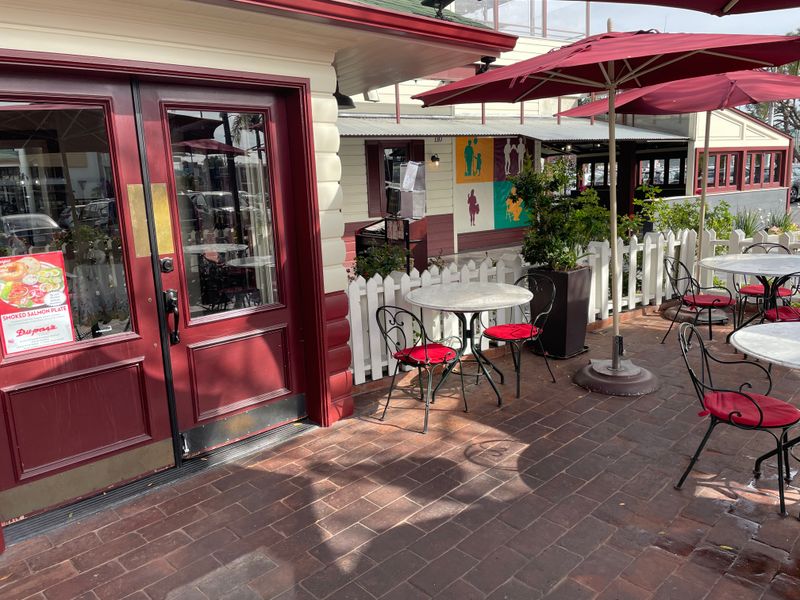 Du-par’s, 12036 Ventura Blvd, Studio City, CA 91604