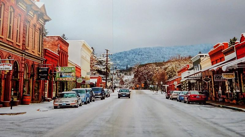 Gateway To Southern Oregon Wine Country