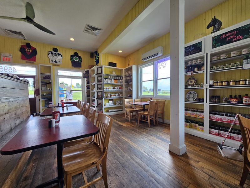 Salads That Do More Than Behave