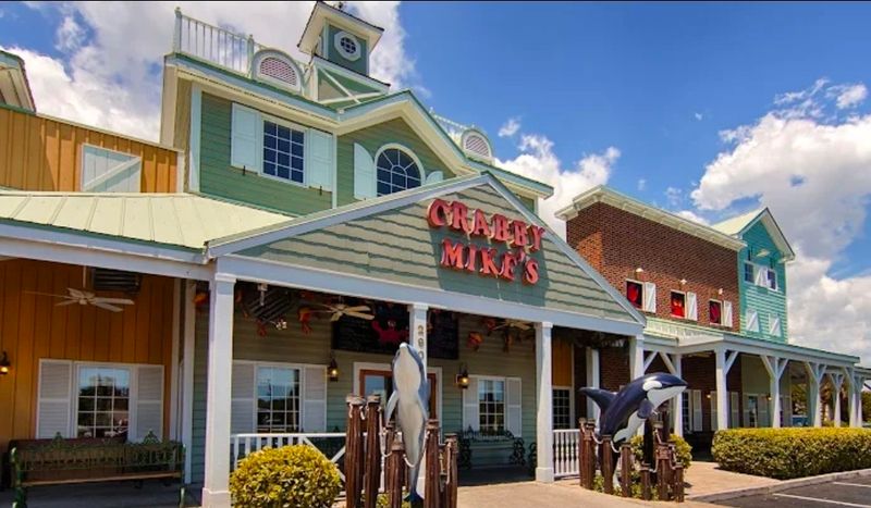 Crabby Mike's Calabash Seafood, 290 US 17 BUS, Surfside Beach, SC