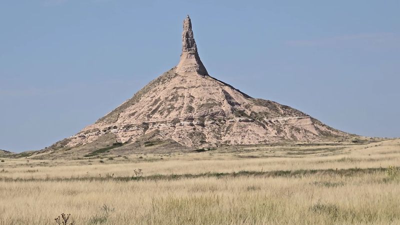 Chimney Rock: A Pioneer Landmark Rising From the Plains