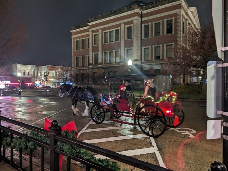Monticello Courthouse Square Historic District