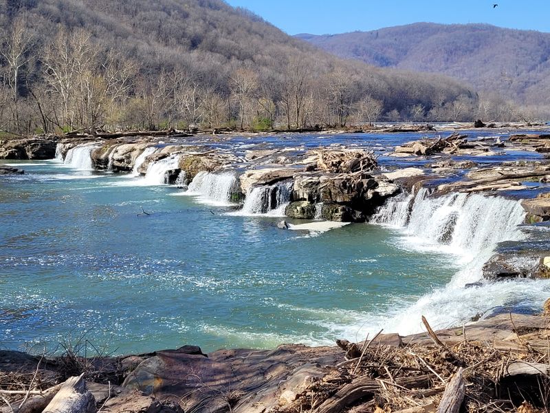 Sandstone Falls – New River Gorge National Park and Preserve