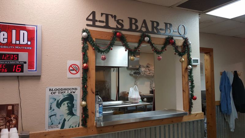 4-T's Bar-B-Q & Catering, 205 W Broad St, Forney, TX 75126