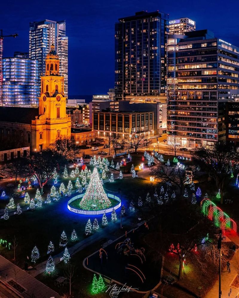 Cathedral Square Park (Community Spirit Park), 520 E Wells St, Milwaukee, WI 53202