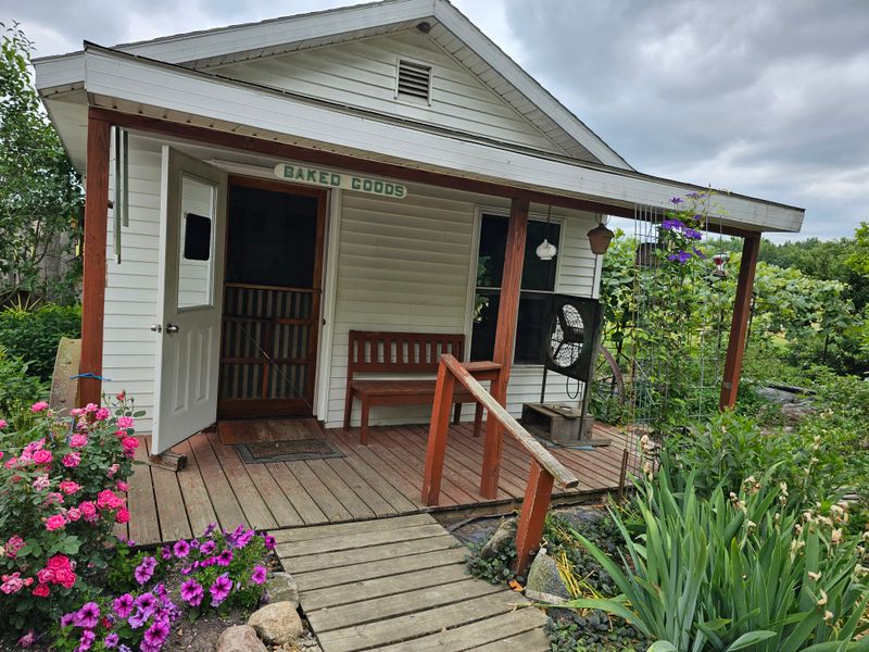 Quincy and Bronson: Bakeries and Groceries Off the Beaten Path