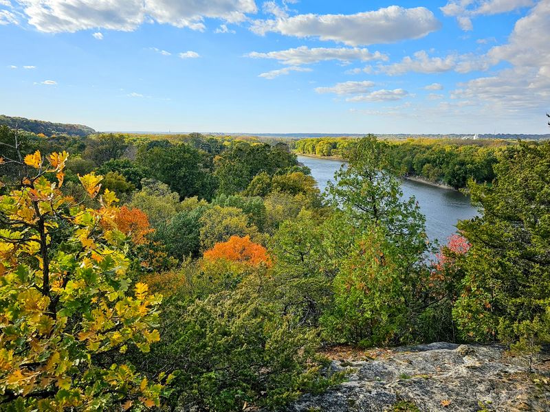Illinois River Road: Utica to Starved Rock