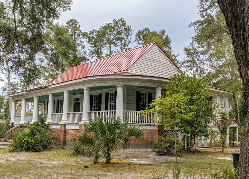 Walterboro’s Antique Shops and Mossy Walks in the Cold Season