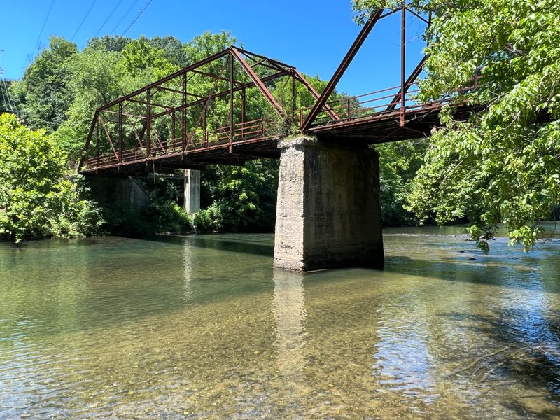 Covington Riverfront Mills And Quiet Corners