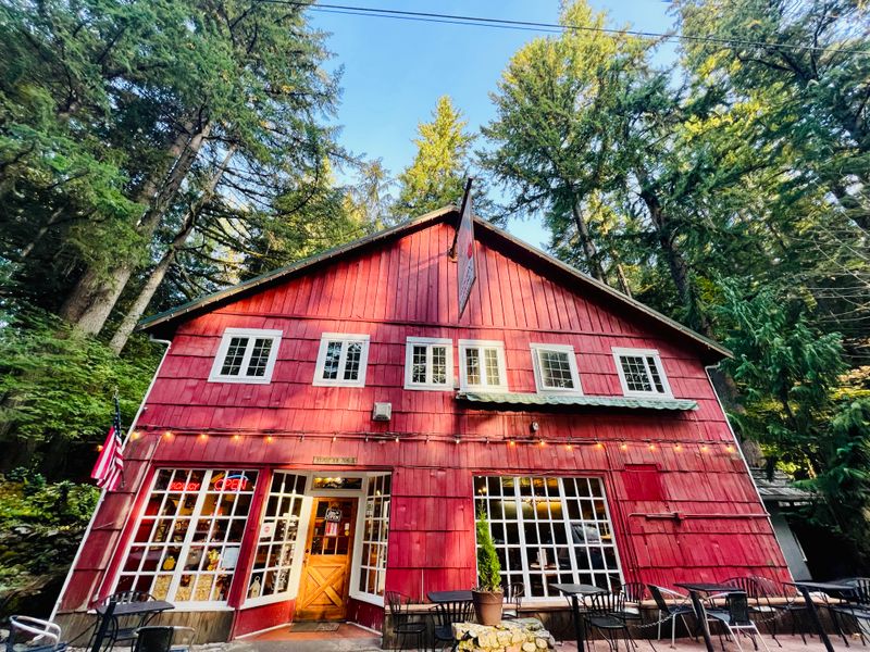 Copper Creek Inn Restaurant & Lodging