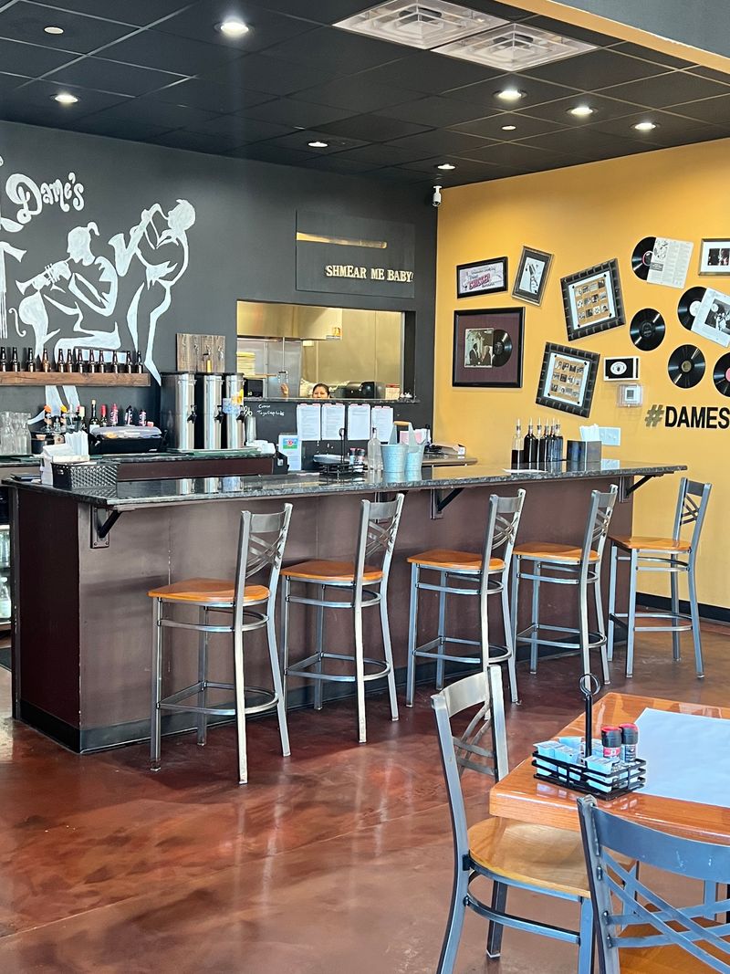 Dame's Chicken & Waffles