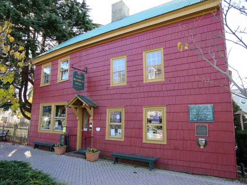 Ryves Holt House and Nearby Landmarks