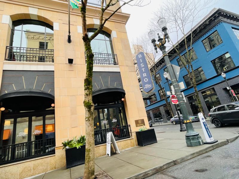 Service That Makes Solo Travelers Feel Welcome