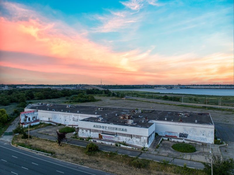 The Amboy Cinemas, Perth Amboy