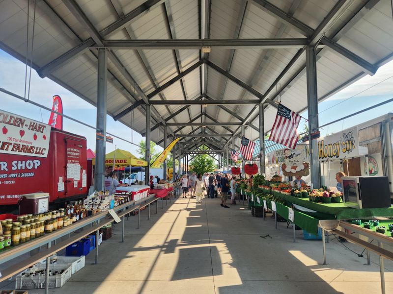 Muskegon Farmers Market Kick off