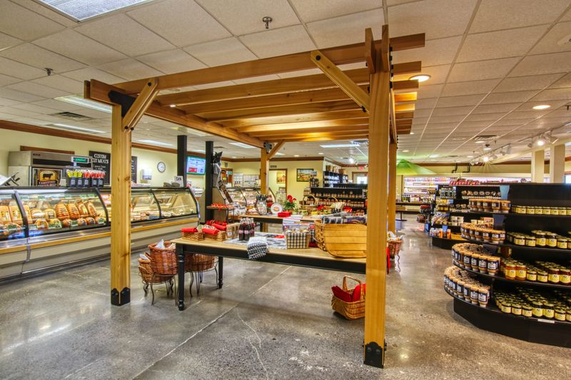 Dutch Valley Market, Sugarcreek