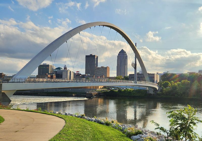 Iowa Women Of Achievement Bridge, Des Moines