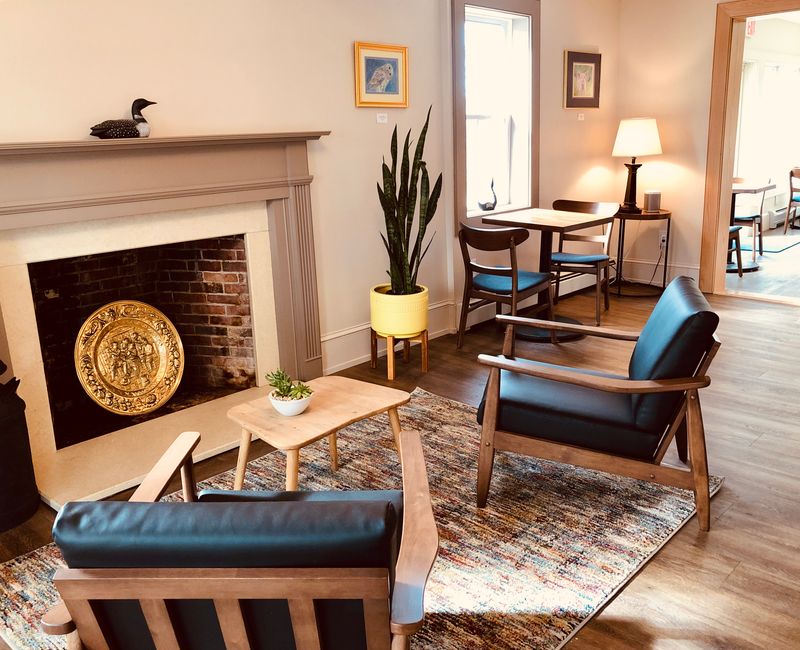 Blue Moon Bakery, Sisters