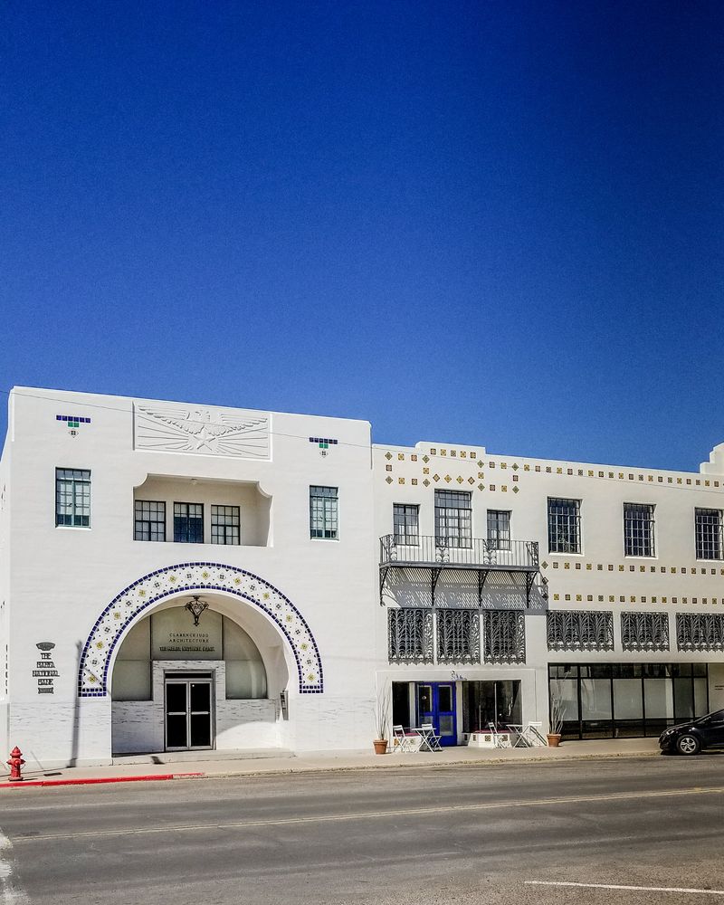 Marfa Book Company and the art of browsing