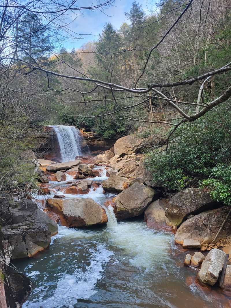 Douglas Falls – Rail Falls Rd