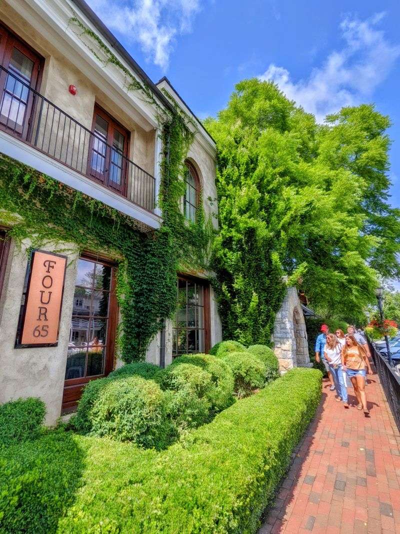 Practical Ways To Be A Good Guest