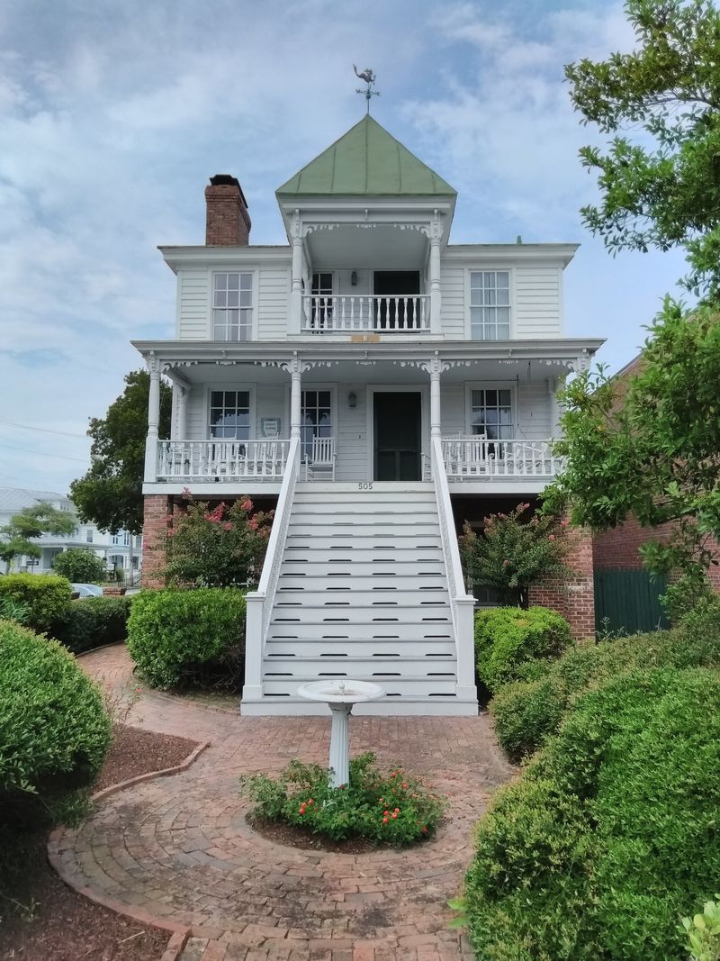 Tour the Beaufort Historic Site