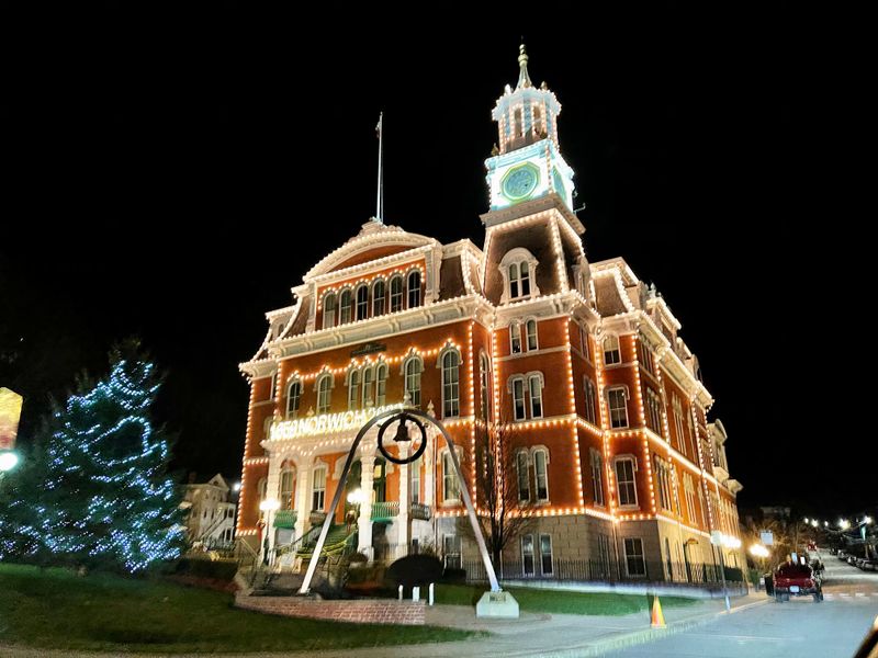 End with a self guided twilight architecture walk