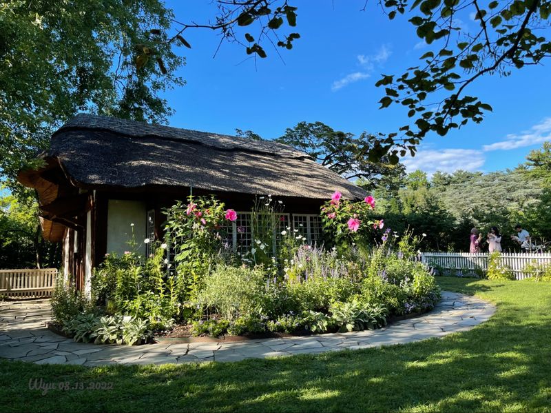 Discover Charming Small Towns