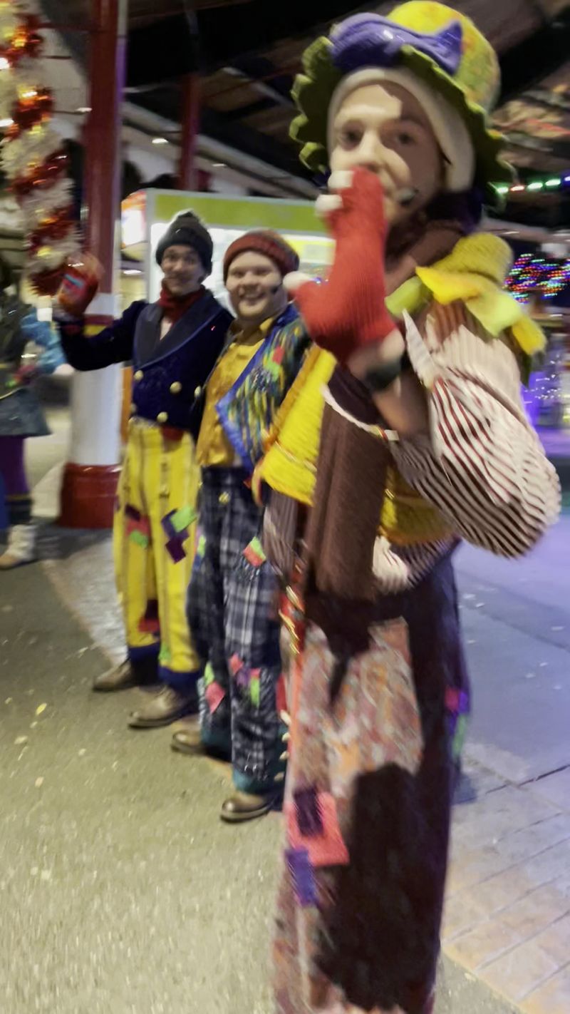 Live Entertainment Brings Holiday Characters to Life