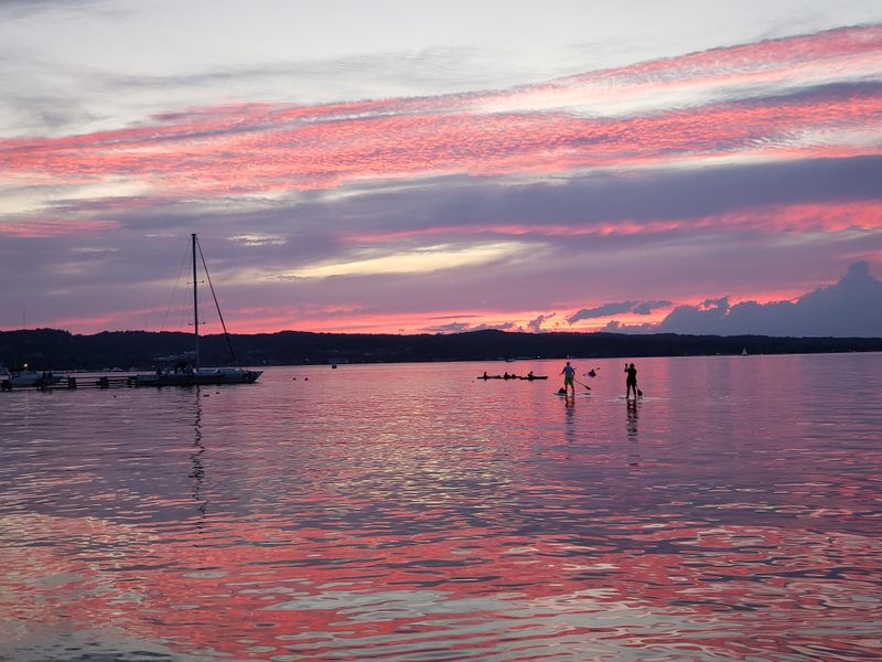 Stroll West Bay Park and Sunset Pier