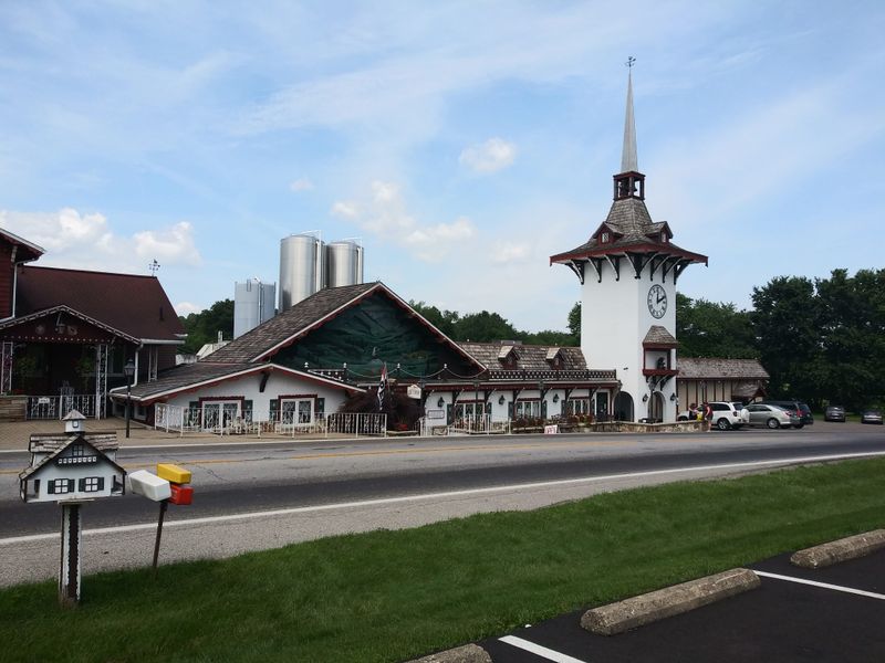 The Chalet in the Valley, Sugarcreek