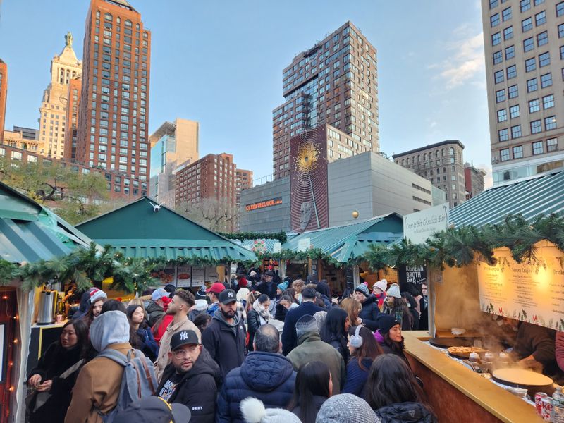 Street Performances and Holiday Carolers
