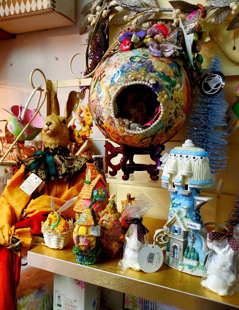 Unique Presents: Treasure Hunting For Originals