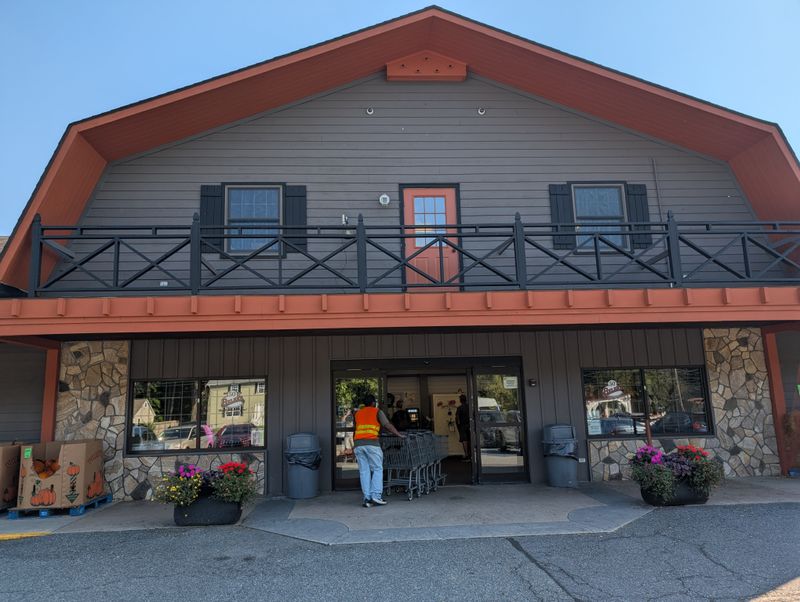 Bylers Country Store In West Dover