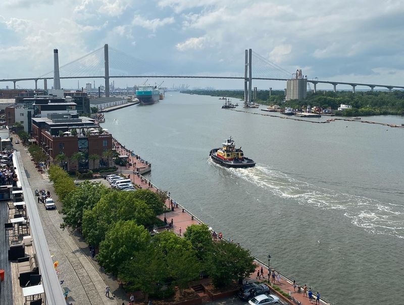 River Street Gridlock and the Quiet Beyond