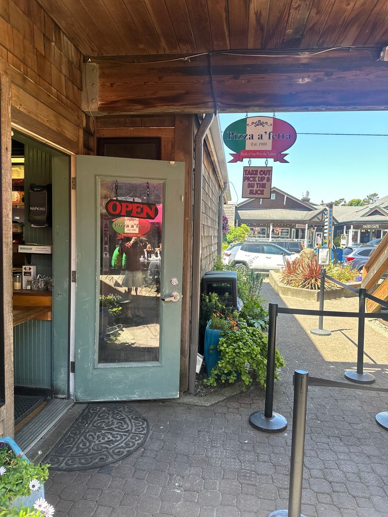 Location Steps From Cannon Beach's Main Attractions