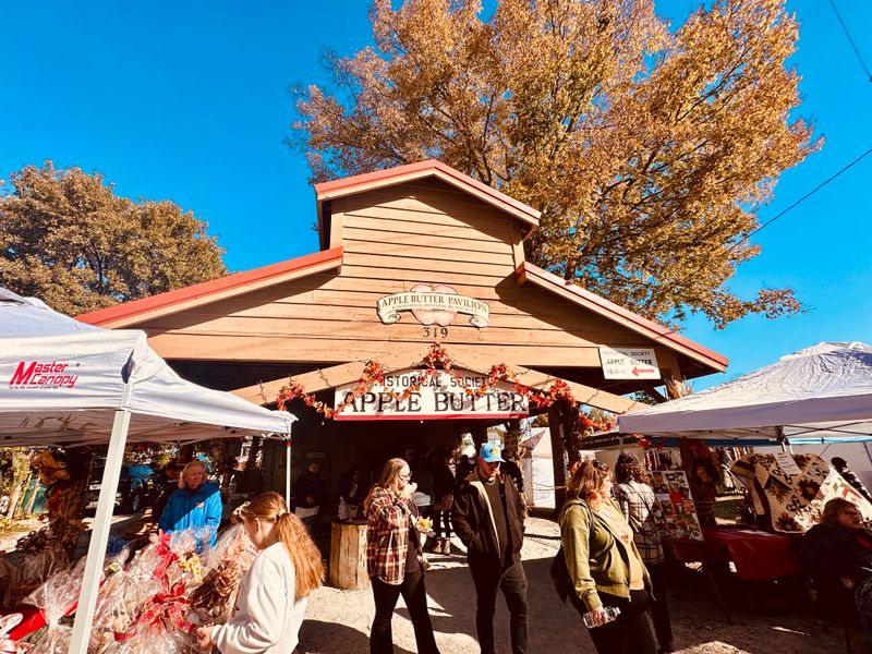 Kimmswick's Seasonal Harvest Festivals