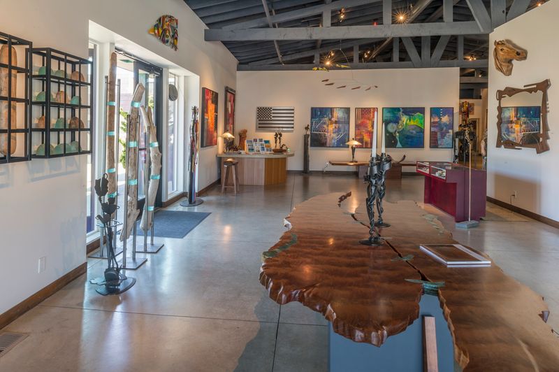 Hawthorne Gallery, art in coastal light